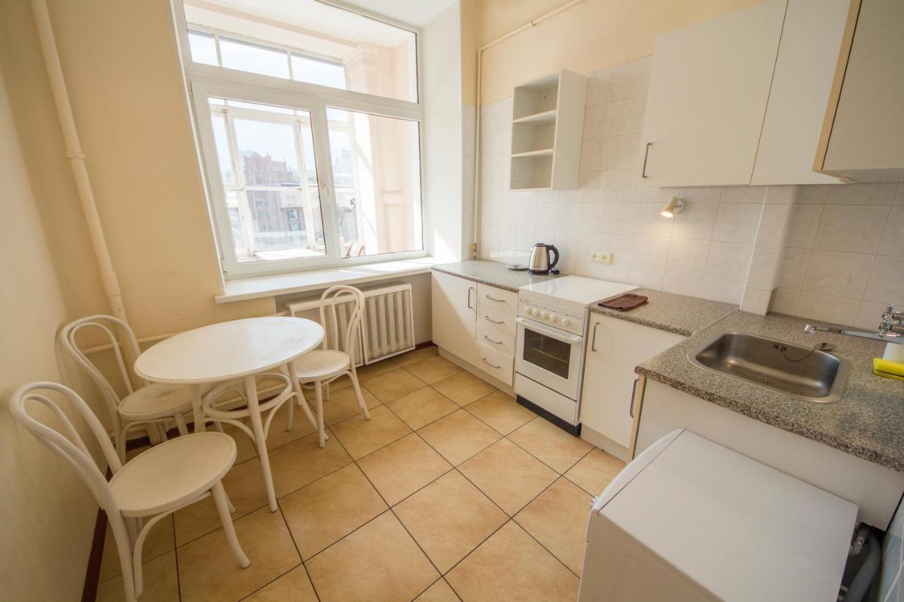 Central Apartments On Khreschatyk Kiev Bagian luar foto