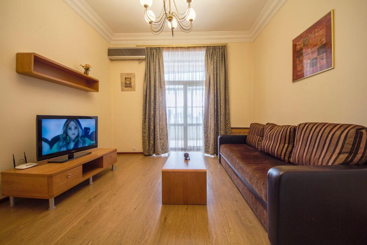 Central Apartments On Khreschatyk Kiev Bagian luar foto